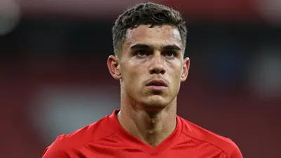 Liverpool F.C. made a deadline day attempt to sign Chelsea's Malo Gusto, but the loan move failed as Chelsea demanded a...