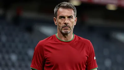 Liverpool are struggling to finalize a deal for Bradley Barcola from Paris Saint-Germain due to significant valuation...