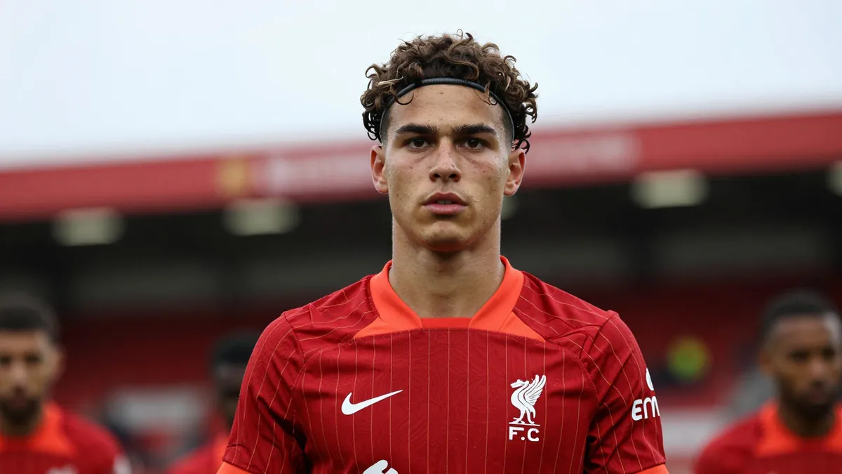 Liverpool F.C. complete Araujo loan, target Barcola amid Arsenal interest