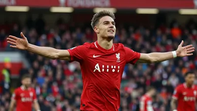 Liverpool F.C. twice fought back to draw 2-2 with Nottingham Forest, with Victor Munoz scoring a late equaliser in Andoni...