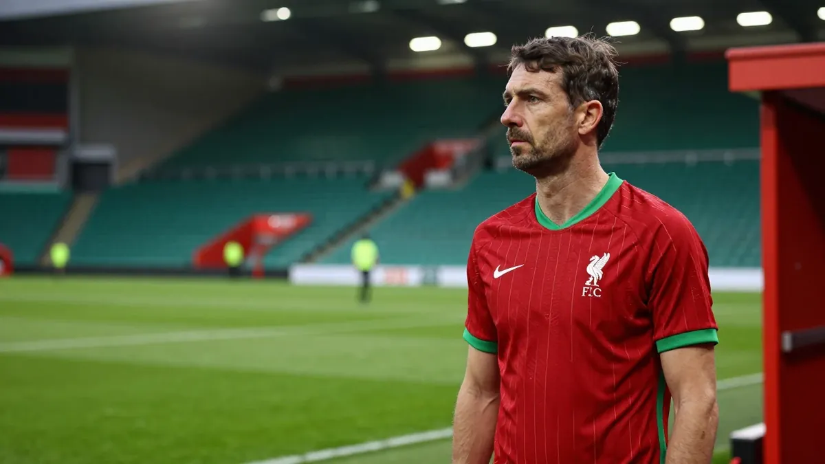 Jamie Carragher claims Liverpool have a stronger starting XI heading into the 2026/27 Premier League season, sparking a...