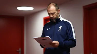 Liverpool F.C. are reportedly targeting Paris Saint-Germain winger Bradley Barcola, but Jamie Carragher believes the Reds...