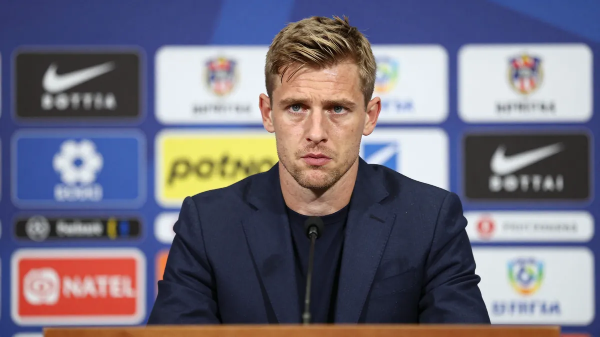 Liverpool F.C. transfer targets Bradley Barcola and Ibrahim Mbaye were left out of PSG's squad, with manager Luis Enrique...